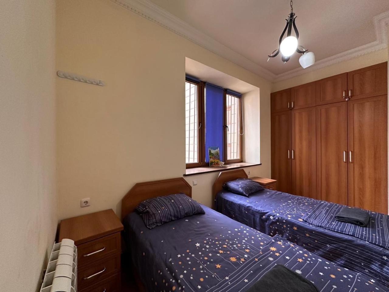 Hotel & Apartments California Yerevan Exterior photo