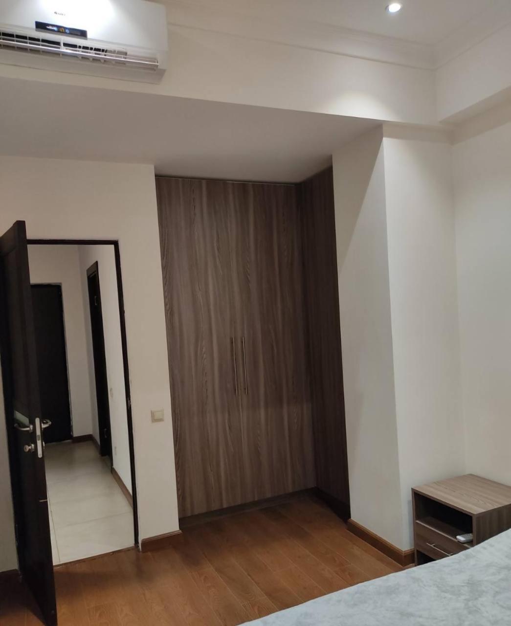 Hotel & Apartments California Yerevan Exterior photo