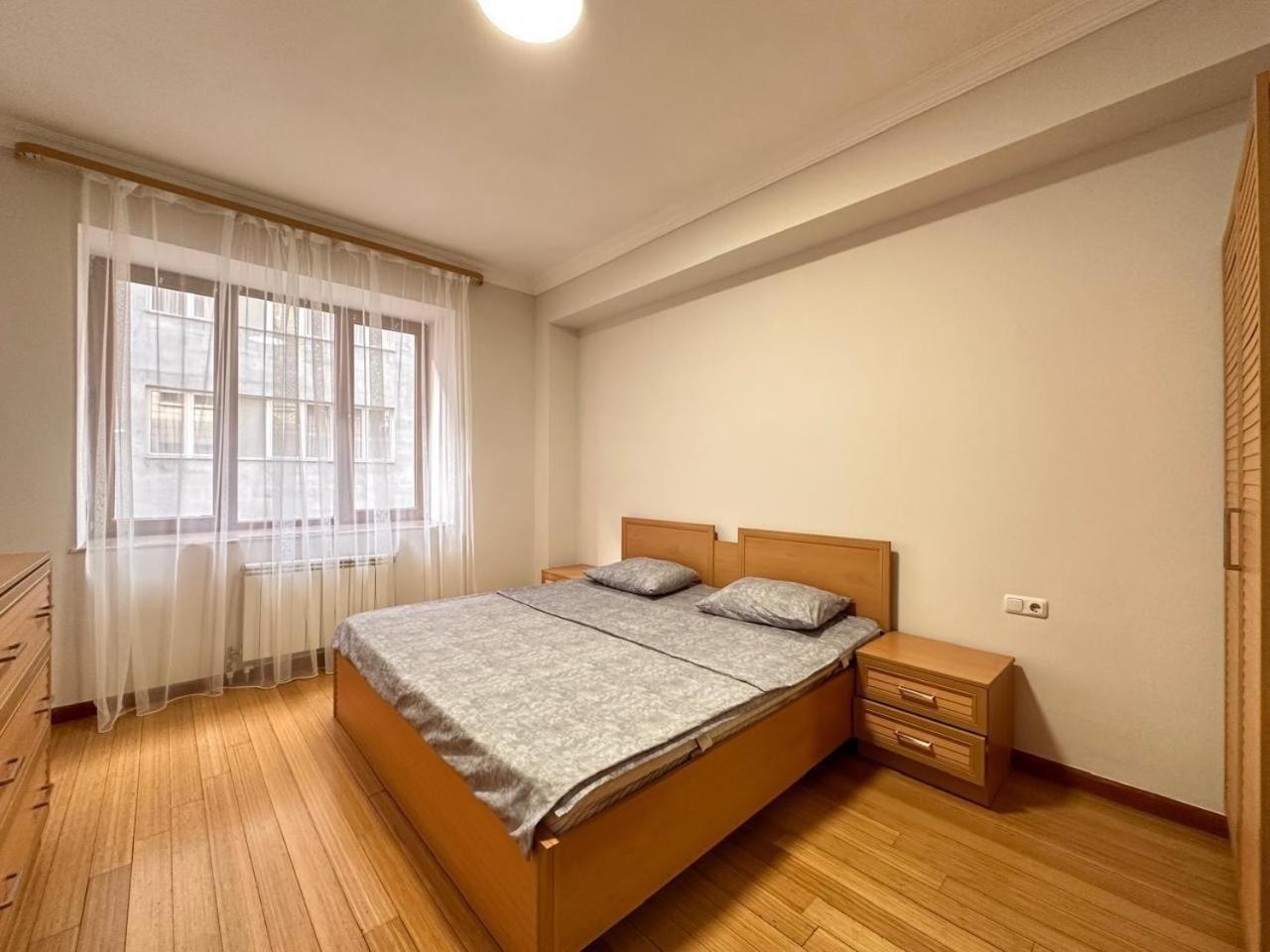 Hotel & Apartments California Yerevan Exterior photo