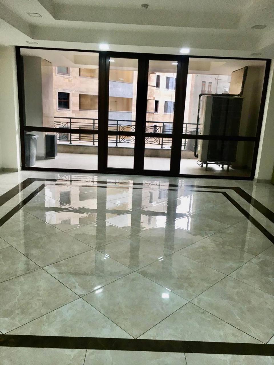 Hotel & Apartments California Yerevan Exterior photo